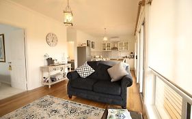 Bridgecroft Villa - French Provincial In Richmond With Spa